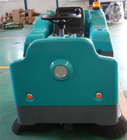 濰坊天潔機(jī)械 專(zhuān)業(yè)掃地車(chē)與燈具銷(xiāo)售服務(wù)商